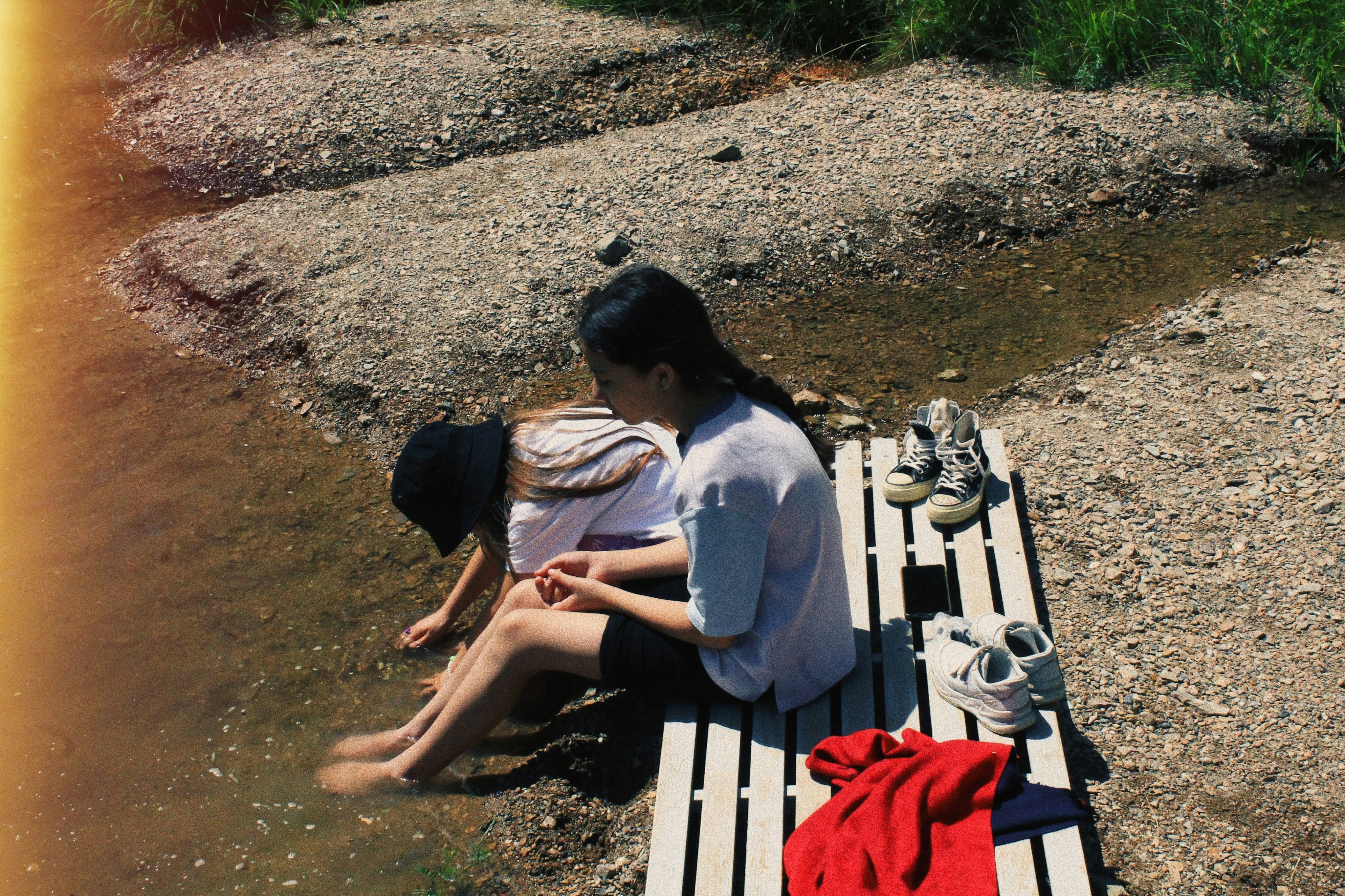 Back of Heel Pain in Summer: Causes and Relief Options